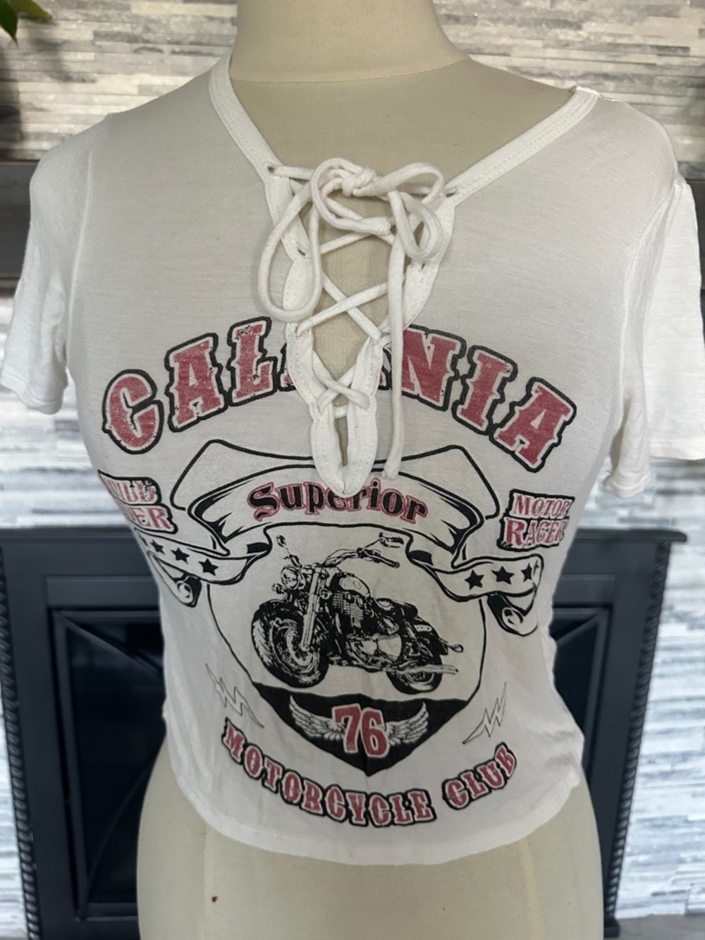Lace-Up California Graphic Crop Top - White size S